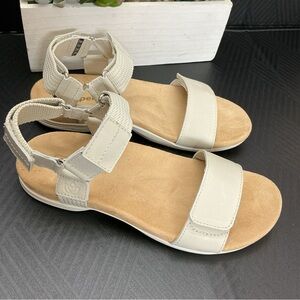 Spenco Elegant Cream Sandals with Adjustable Straps